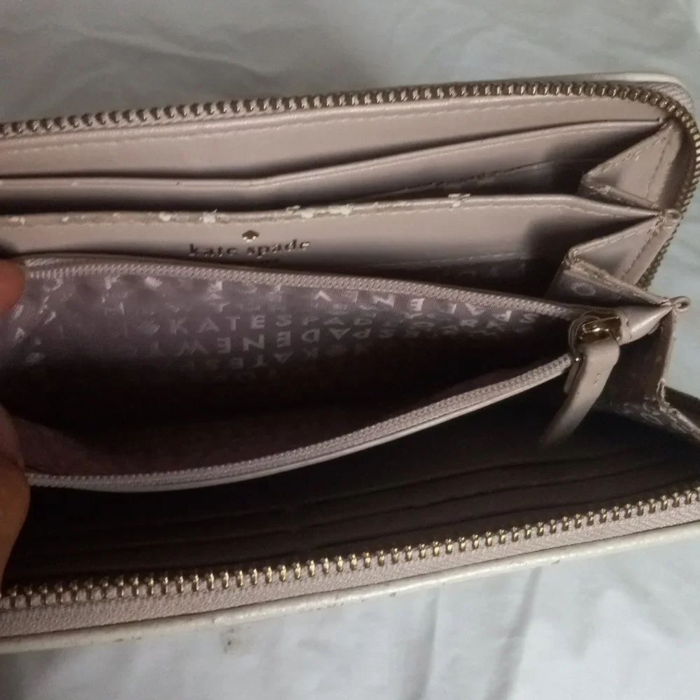 Kate Spade Pebble Leather Zippy Wallet